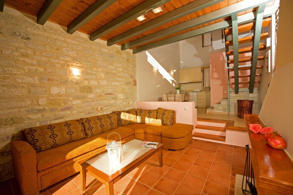 Enastron Villas Kyparissia Zimmer foto