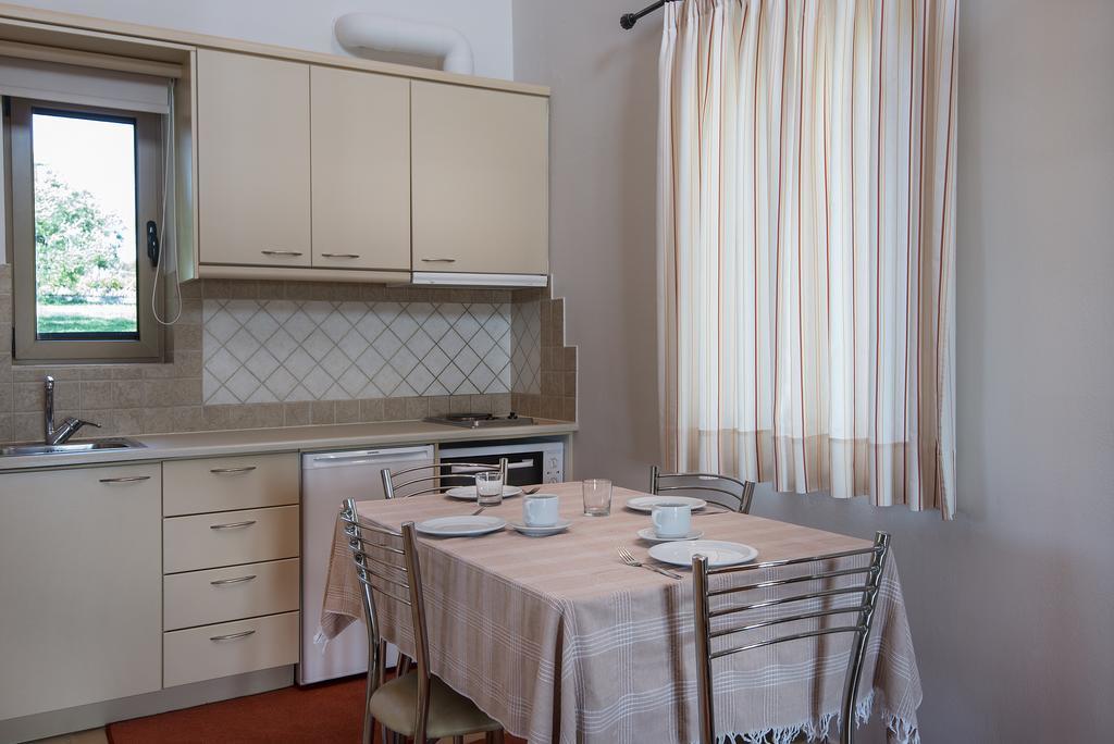 Enastron Villas Kyparissia Exterior foto