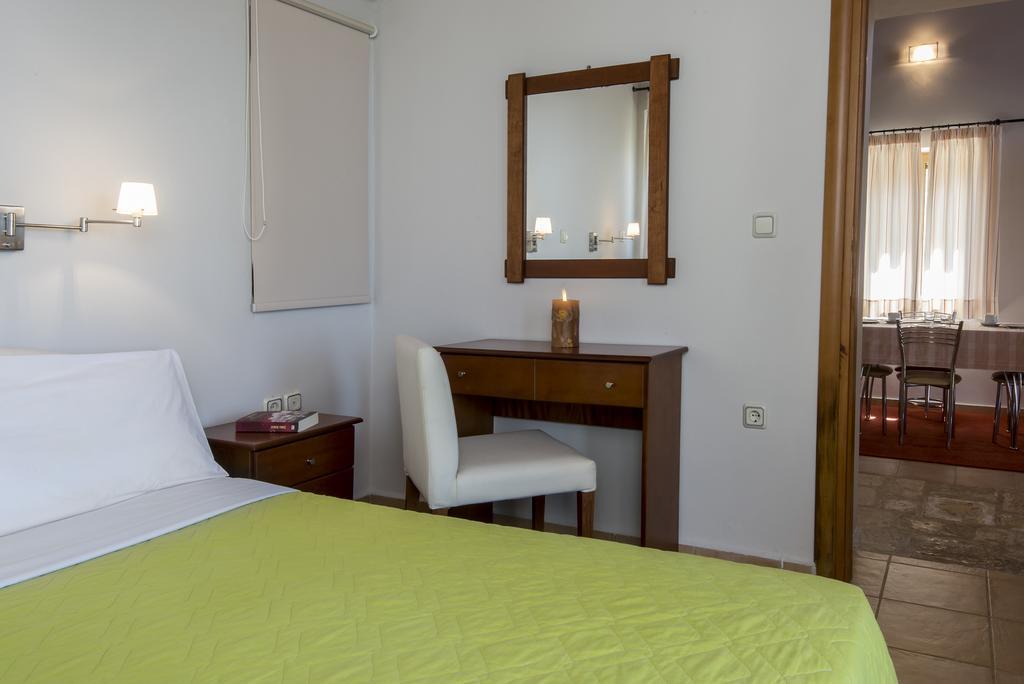 Enastron Villas Kyparissia Exterior foto