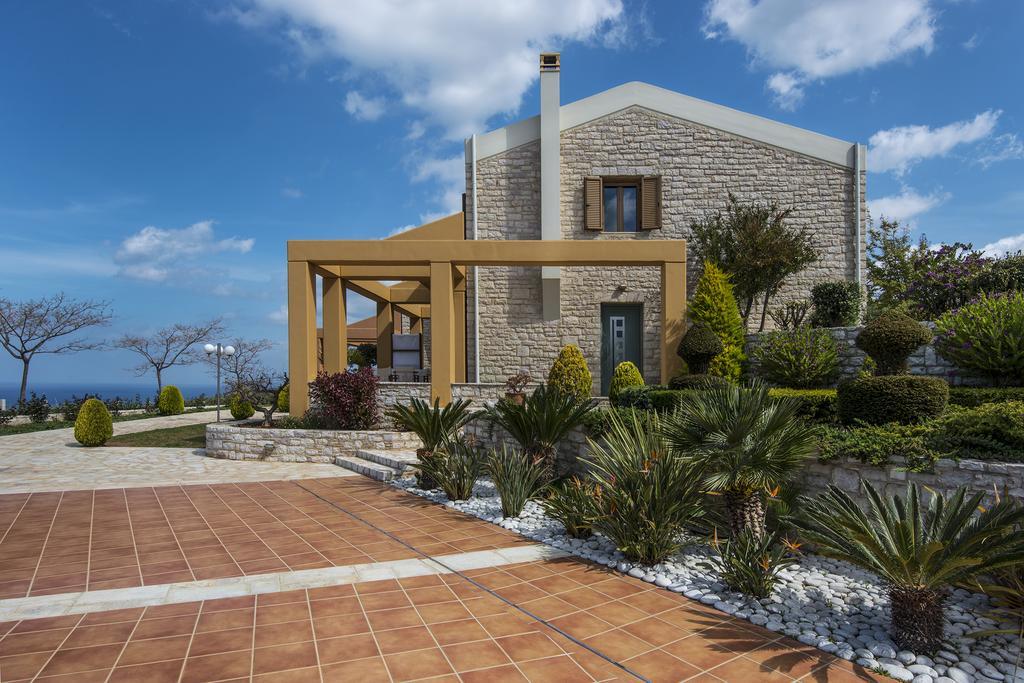 Enastron Villas Kyparissia Exterior foto