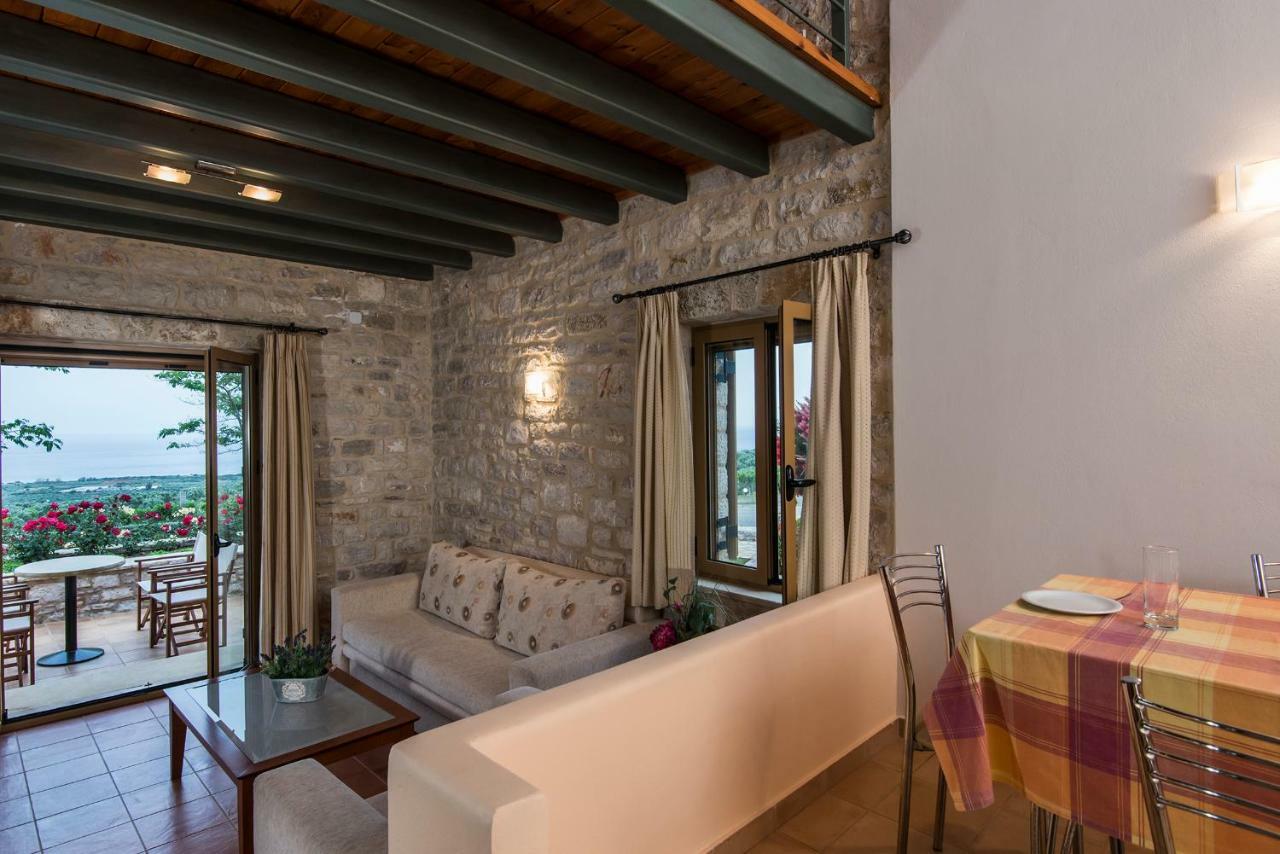 Enastron Villas Kyparissia Exterior foto
