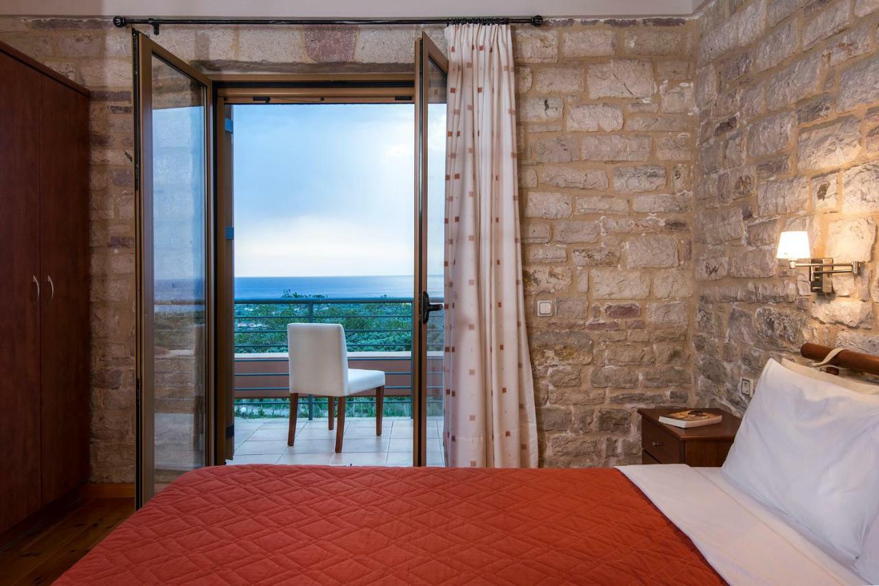 Enastron Villas Kyparissia Exterior foto