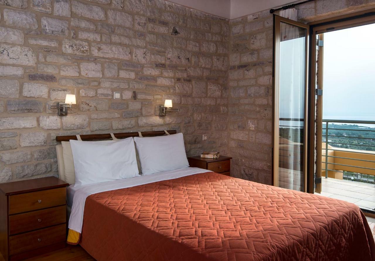 Enastron Villas Kyparissia Exterior foto
